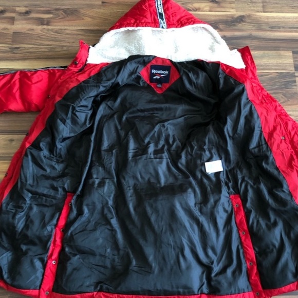 BNWT Reebok puffer jacket - Picture 10 of 14